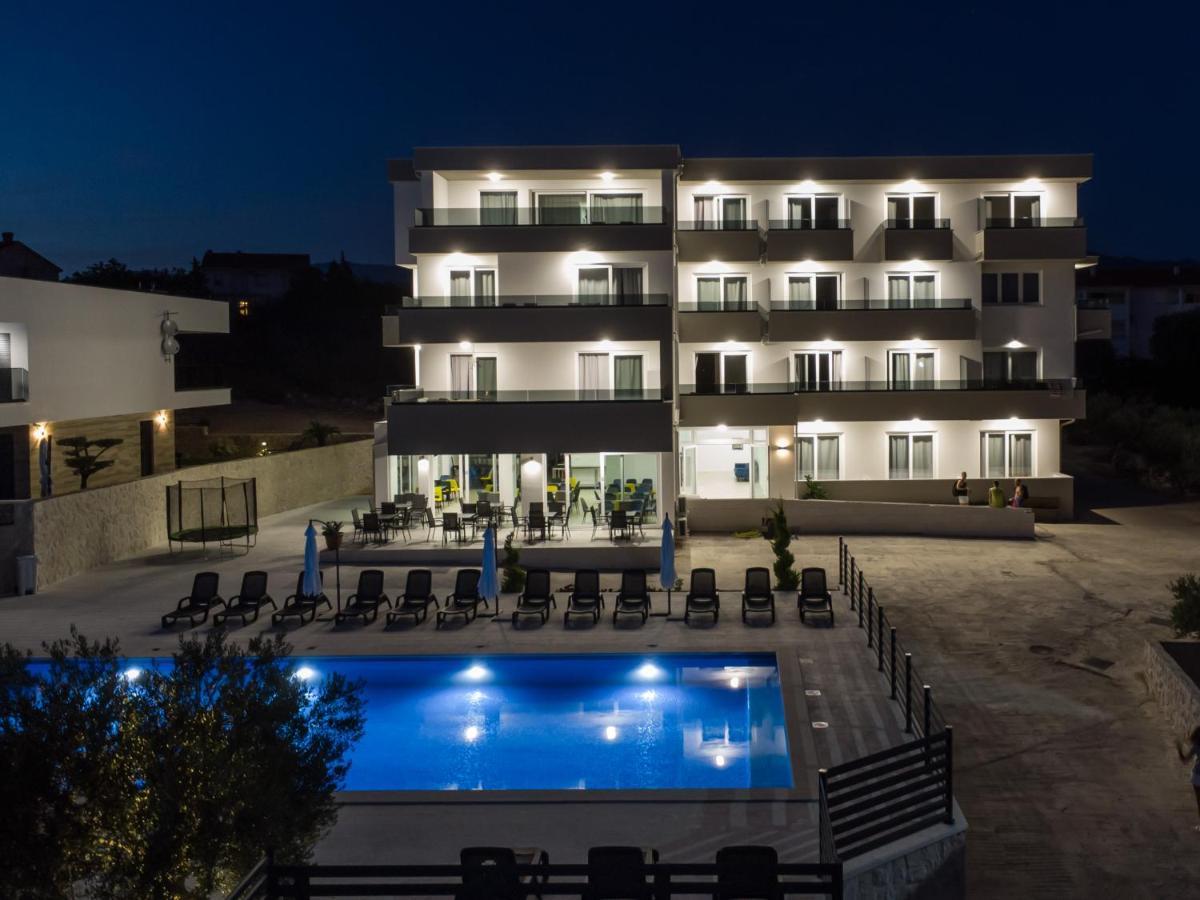 Pansion Comfort Lepar Novalja Dış mekan fotoğraf
